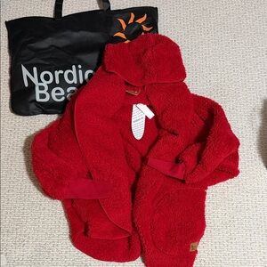 NWT Nordic Beach Wrap Candy Apple Red